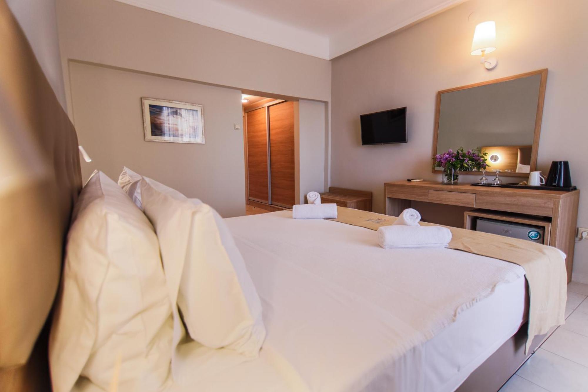 PalaiónTsiflíkion Tosca Beach Hotel מראה חיצוני תמונה